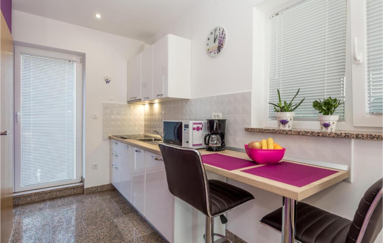 Nice Apartment In Rukavac With Kitchen ภายนอก รูปภาพ