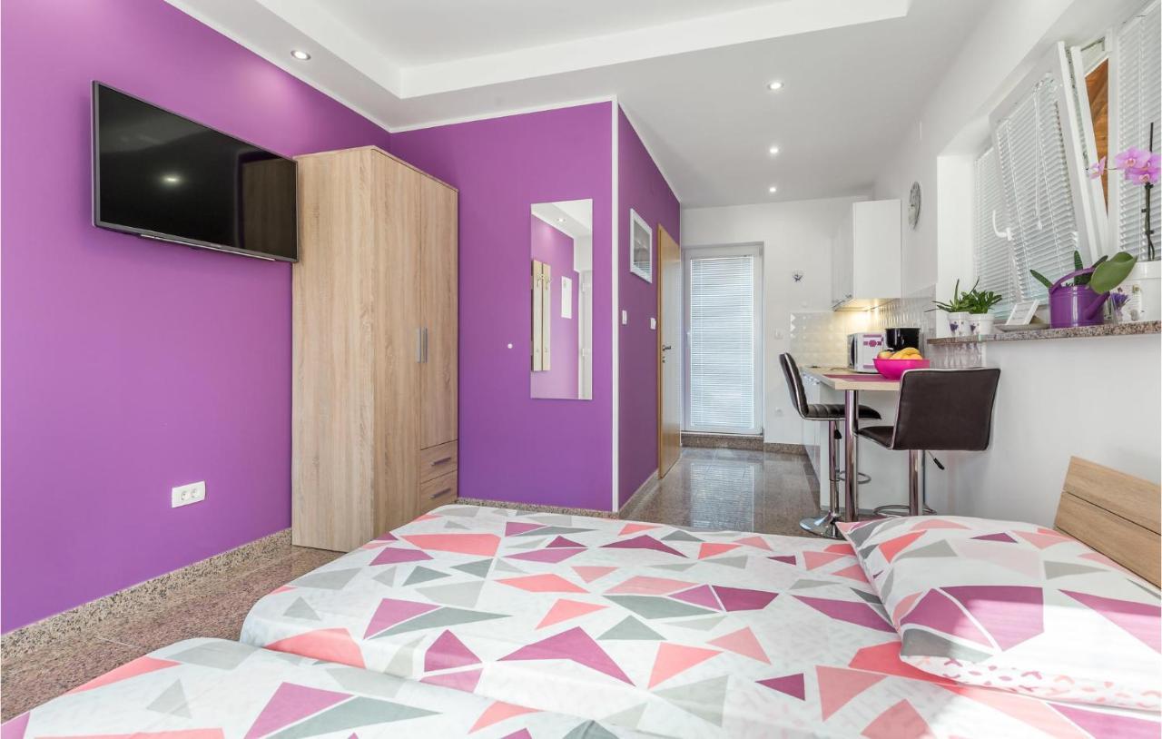 Nice Apartment In Rukavac With Kitchen ภายนอก รูปภาพ