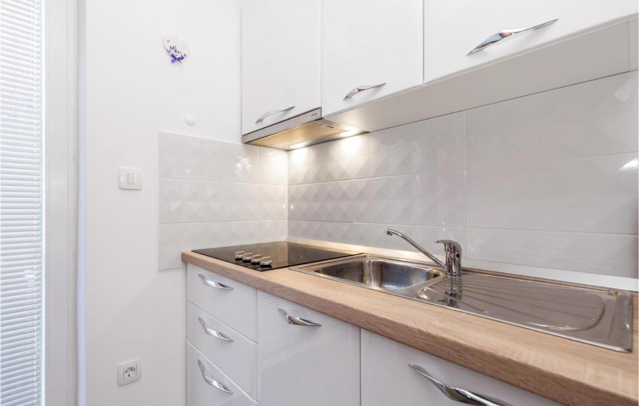 Nice Apartment In Rukavac With Kitchen ภายนอก รูปภาพ